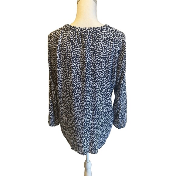 Amazon Essentials Women's M 3/4 Sleeve Button Popover Shirt Navy White Petals - Picture 6 of 11